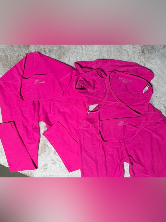 Beyond Yoga Hot Pink Tank (XL) with Matching High-Waist Shorts & Leggings (XXL) - Picture 3 of 7